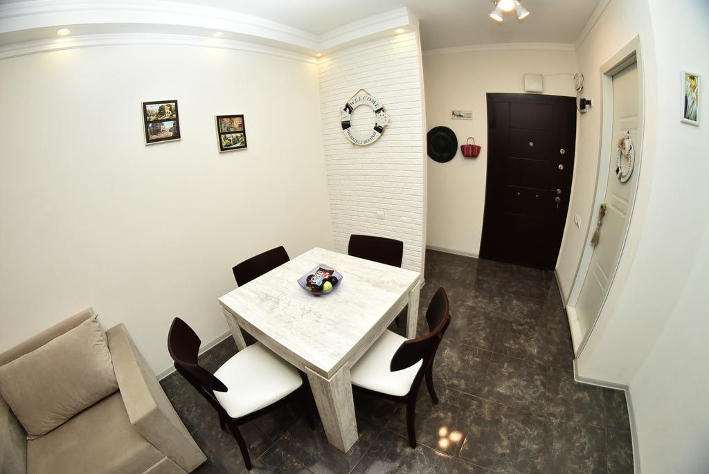 Stars Apartment Батумі Екстер'єр фото